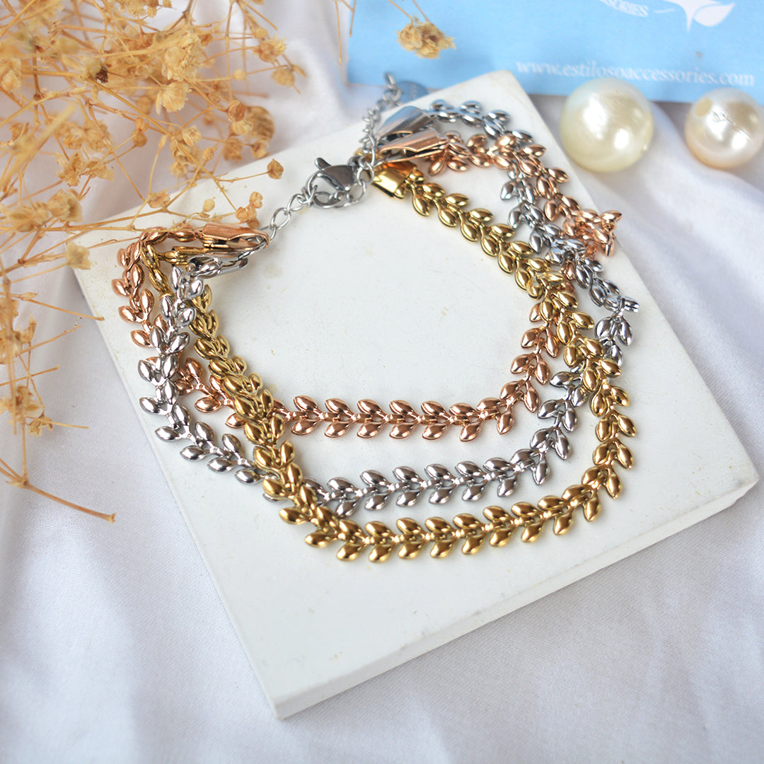 Triple layer multi color chain bracelet