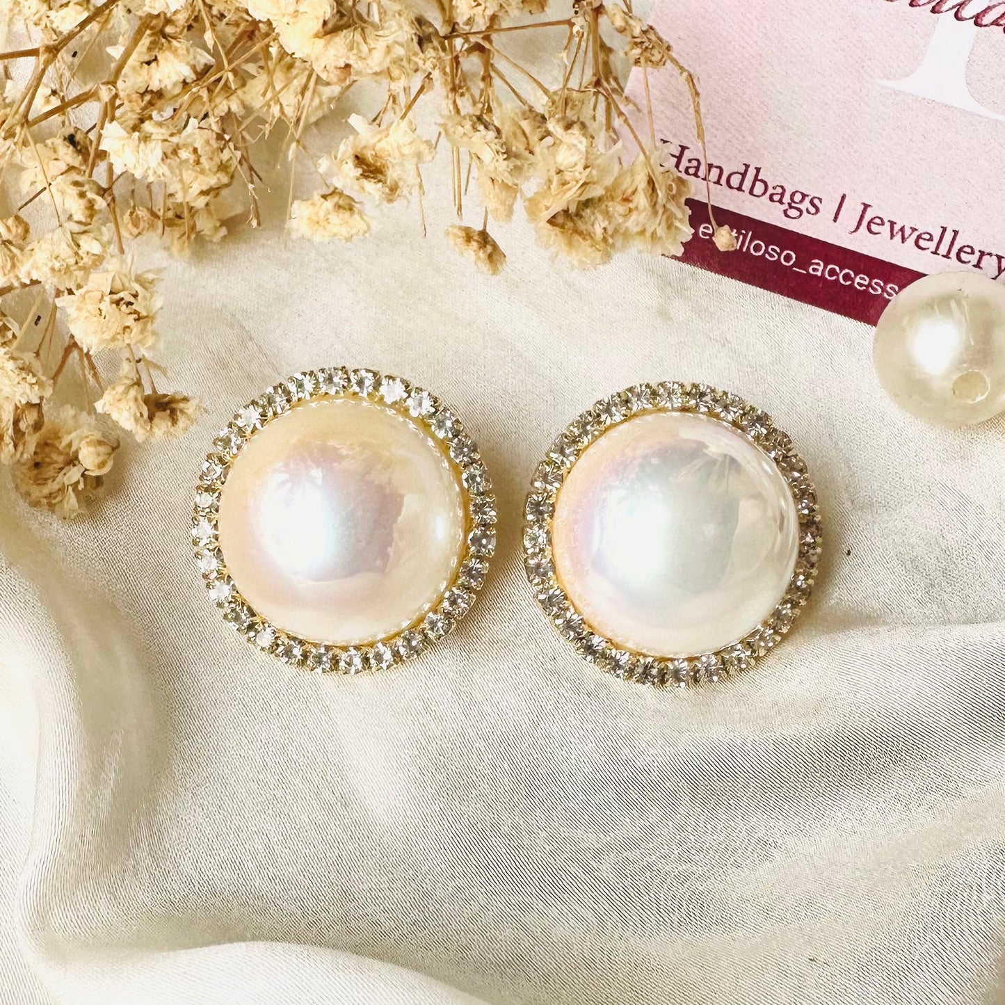 Studded Pearl Earings