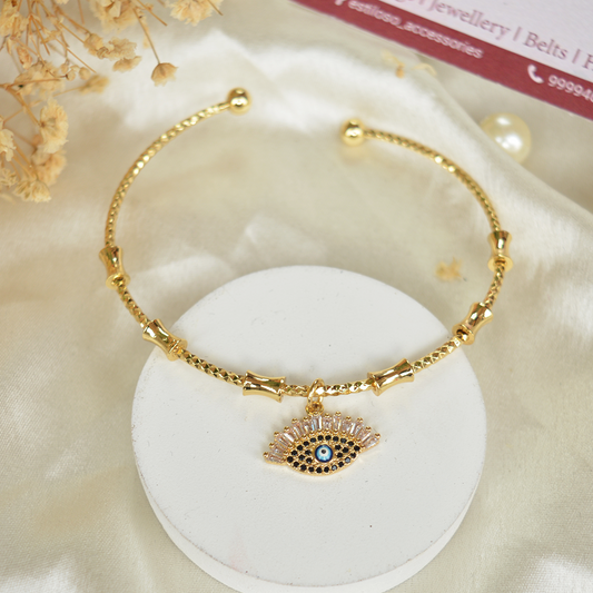 Chic Eye Charm Bangle