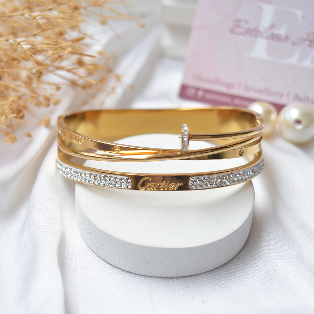 Sparkling broad Bangle