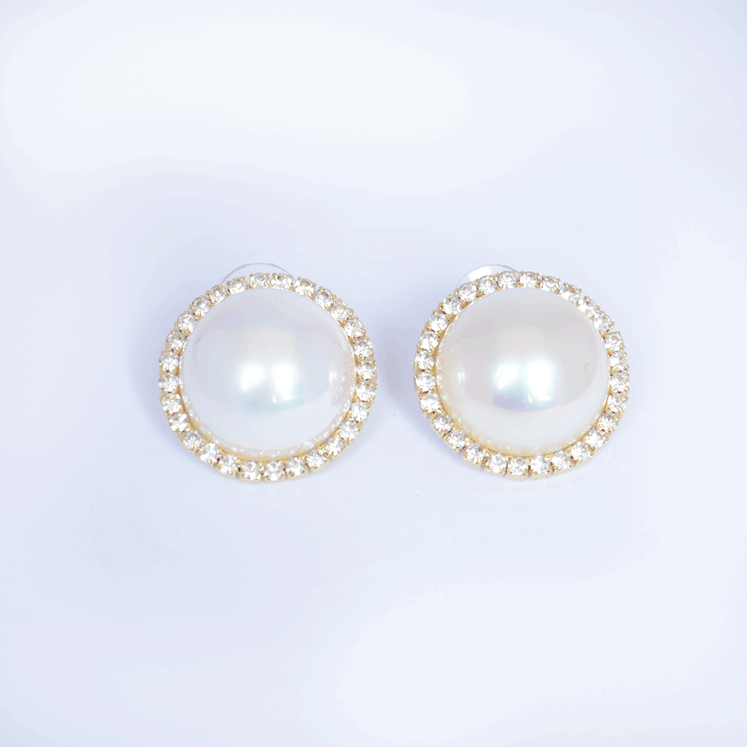 Studded Pearl Earings