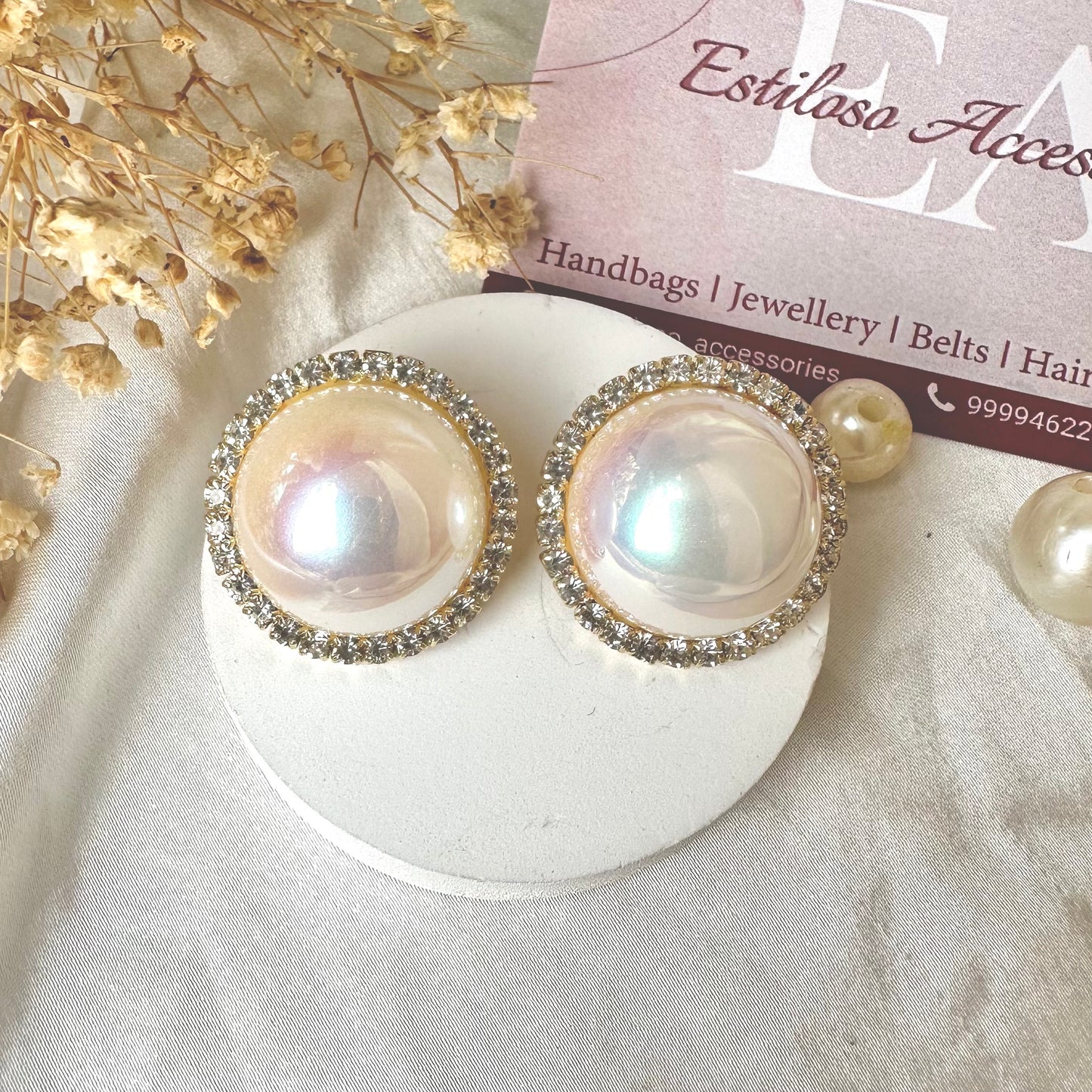 Studded Pearl Earings