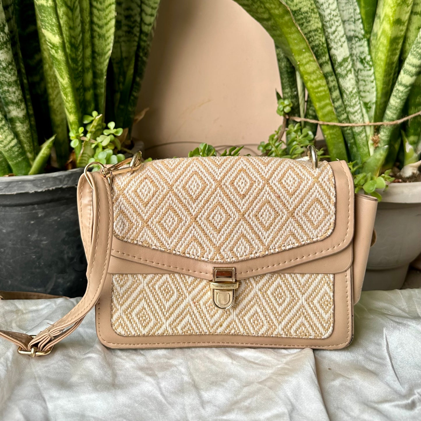 Katie sling bag